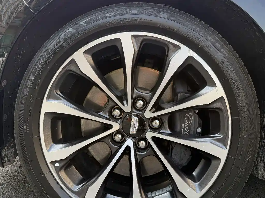 Cadillac CT5 — фото 4