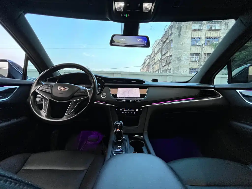 Cadillac XT5 — фото 8