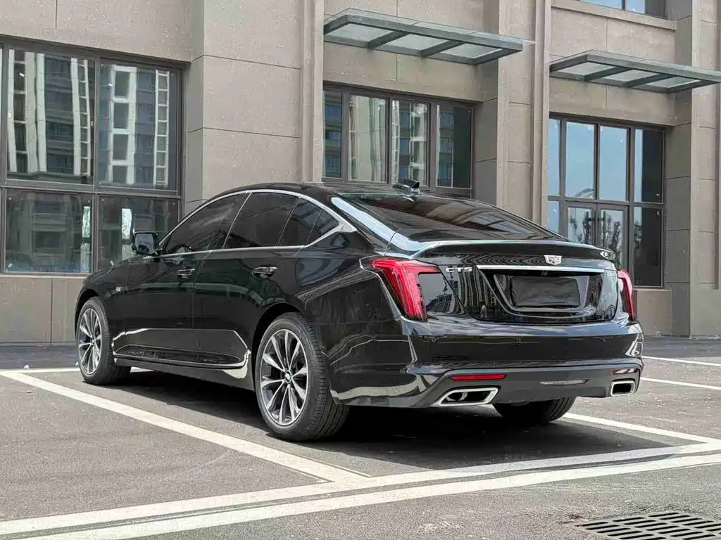 Cadillac CT5 — фото 7