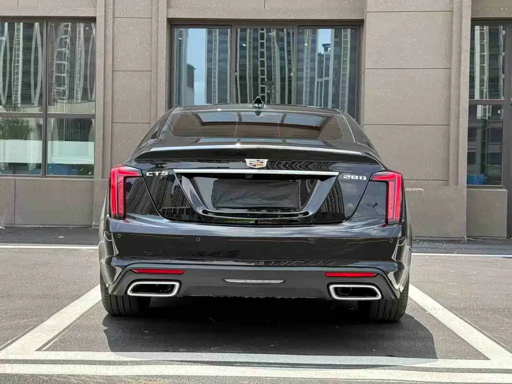 Cadillac CT5 — фото 8