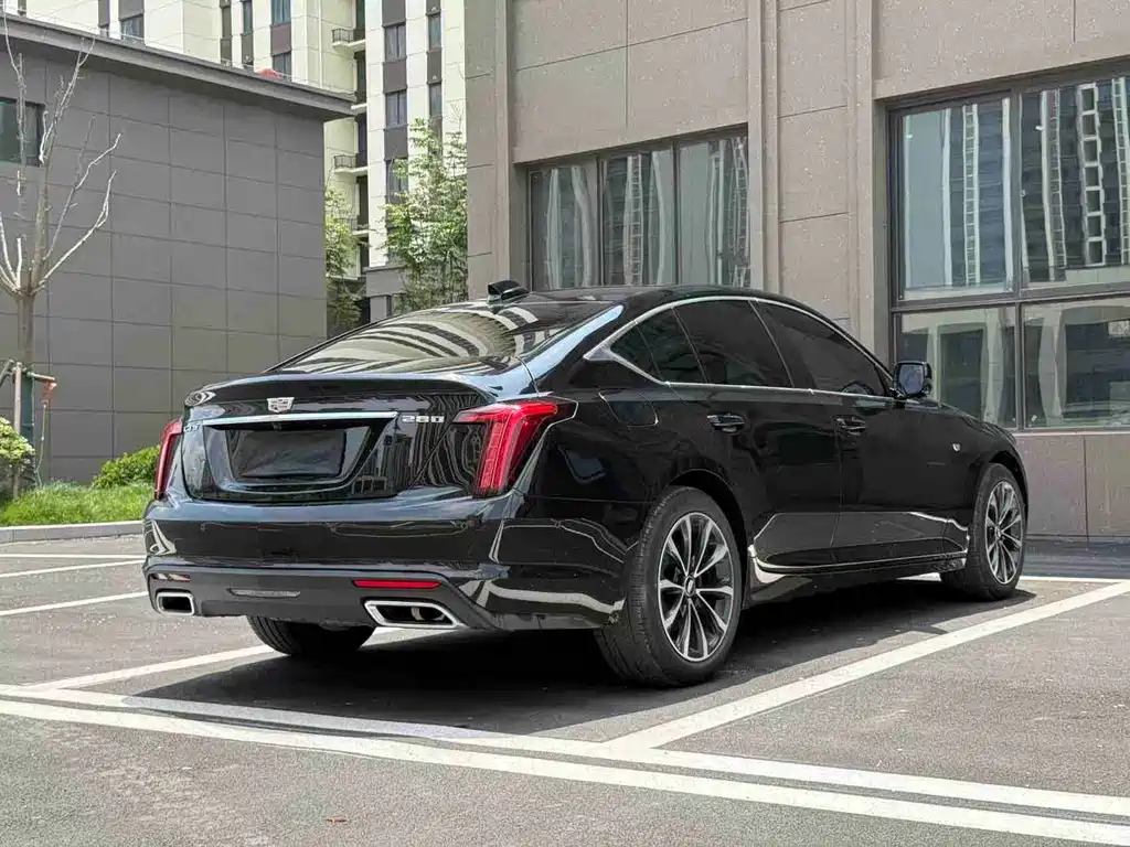 Cadillac CT5 — фото 9
