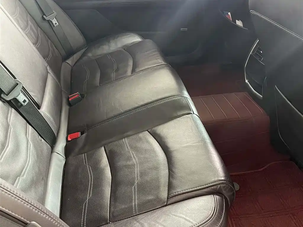 Cadillac CT6 — фото 10