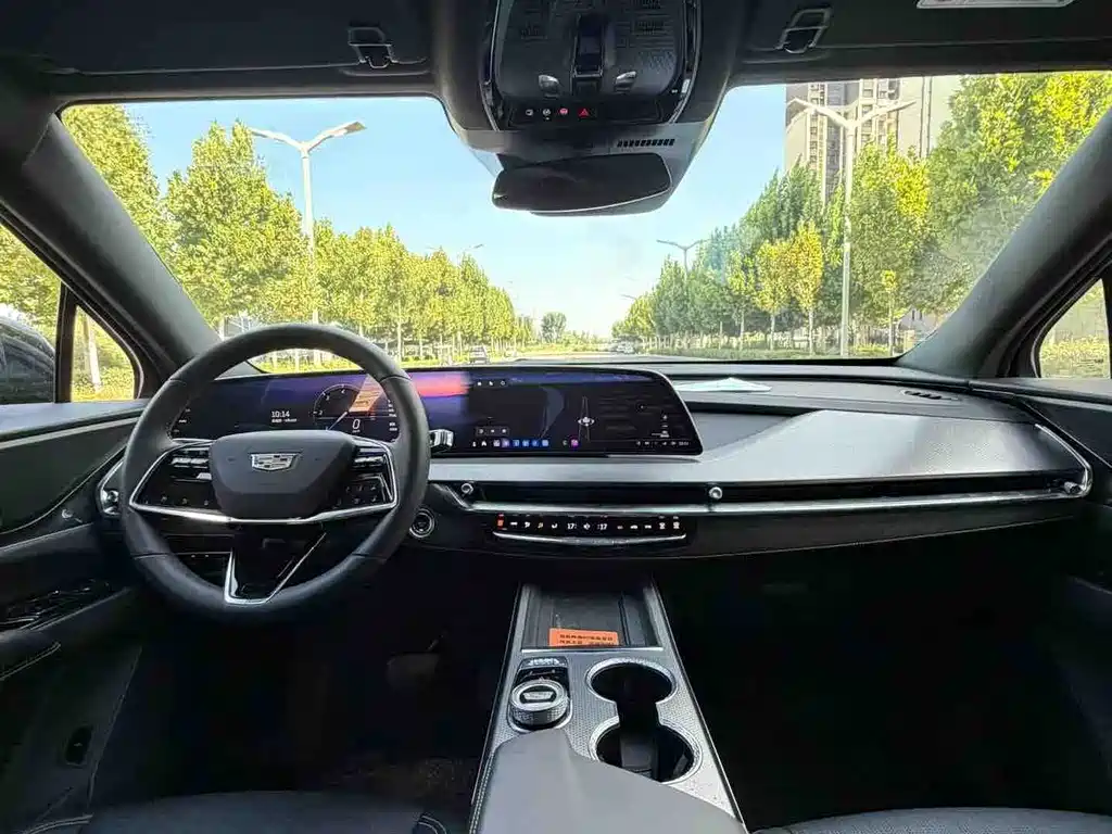 Cadillac XT5 — фото 4