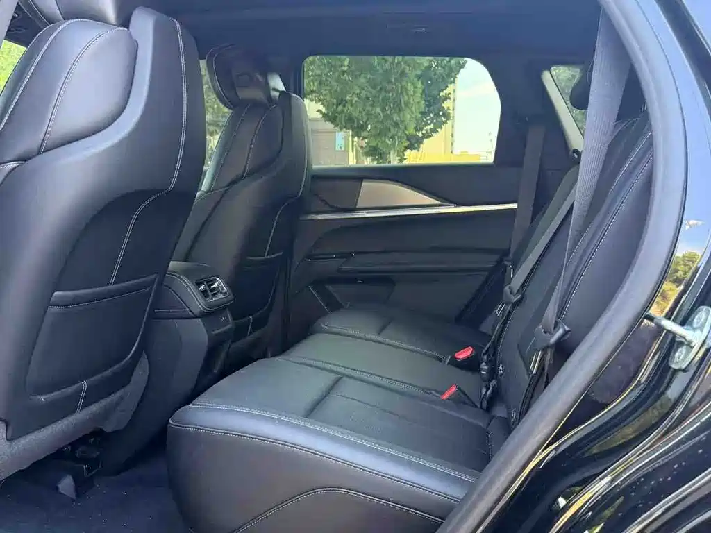 Cadillac XT5 — фото 6