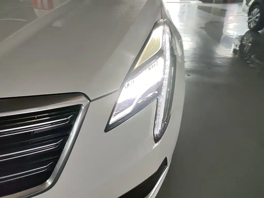 Cadillac XTS — фото 24