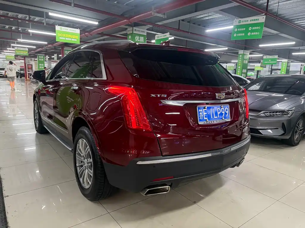 Cadillac XT5 — фото 7