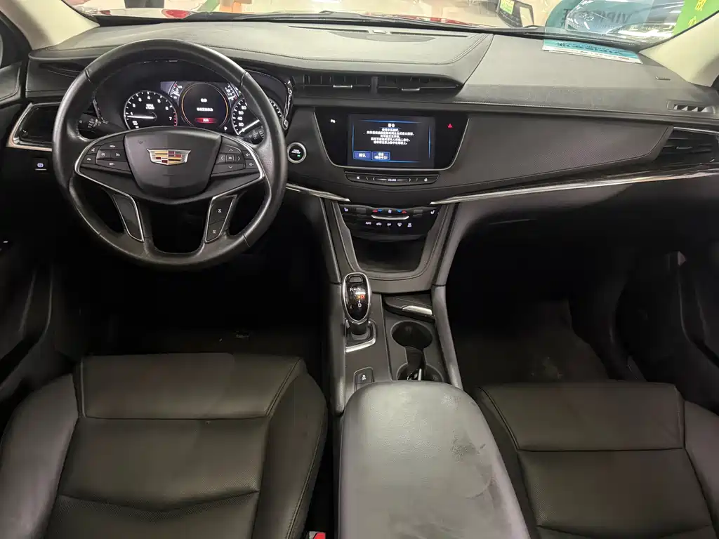 Cadillac XT5 — фото 9