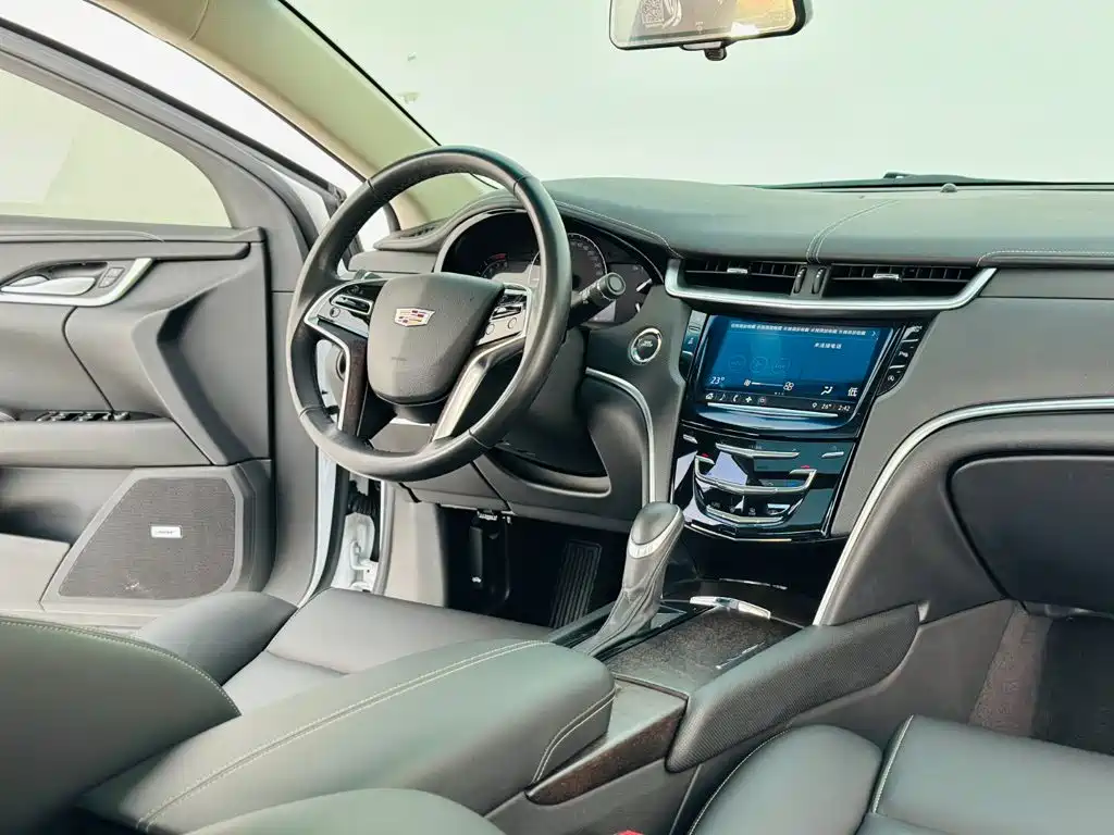 Cadillac XTS — фото 16