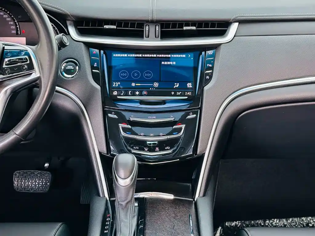 Cadillac XTS — фото 18