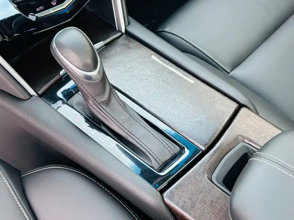 Cadillac XTS — фото 19