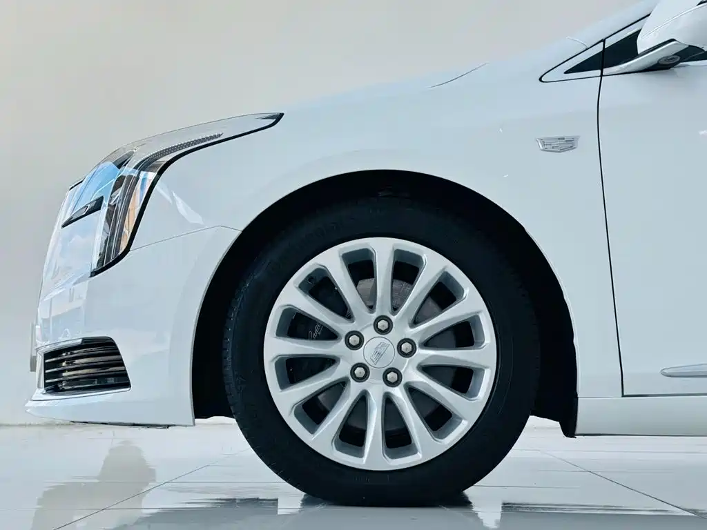 Cadillac XTS — фото 9