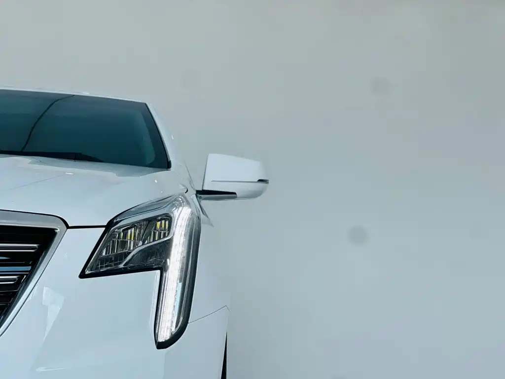 Cadillac XTS — фото 10