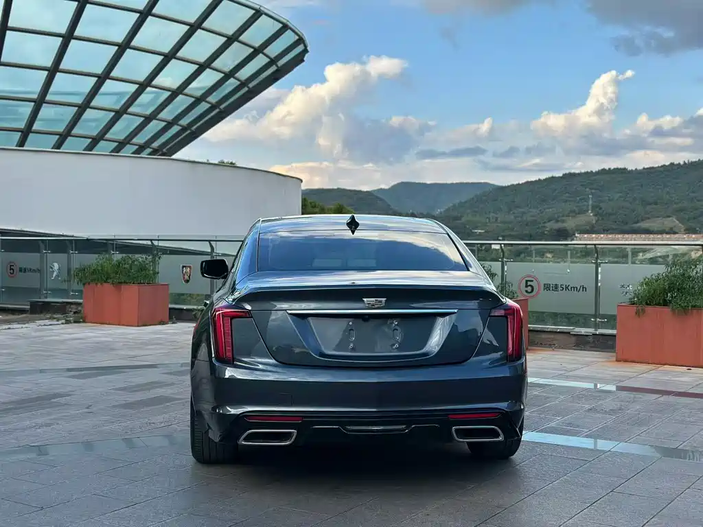 Cadillac CT5 — фото 8