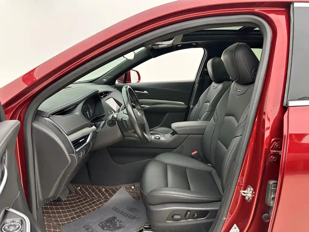 Cadillac XT4 — фото 3
