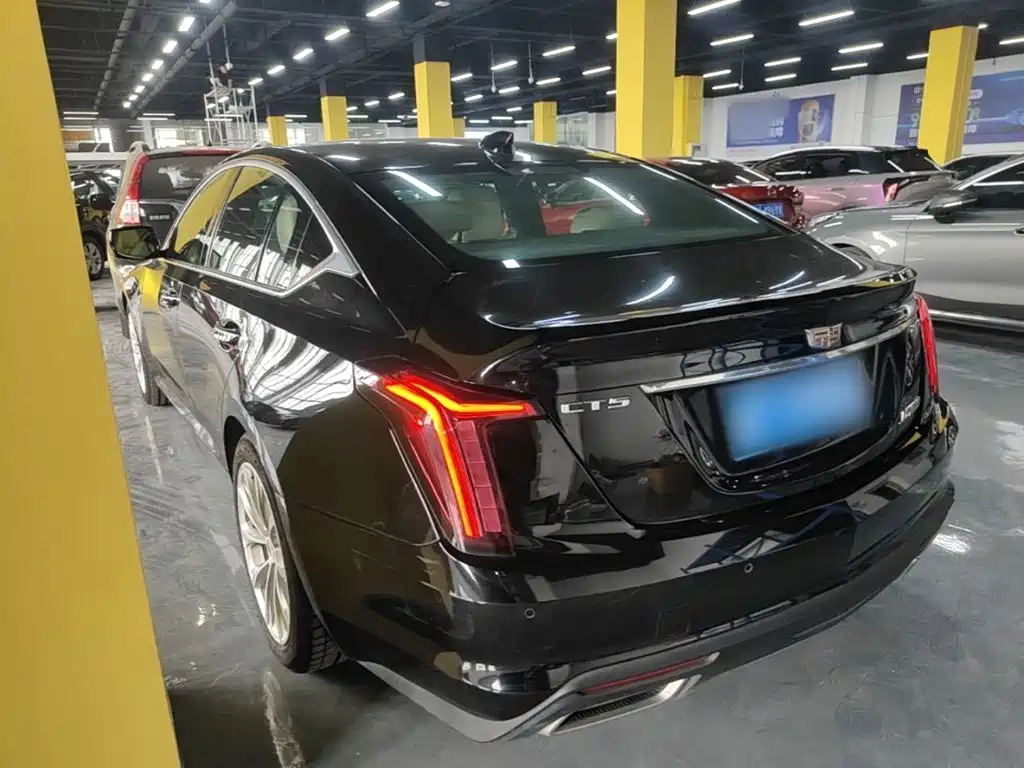 Cadillac CT5 — фото 5
