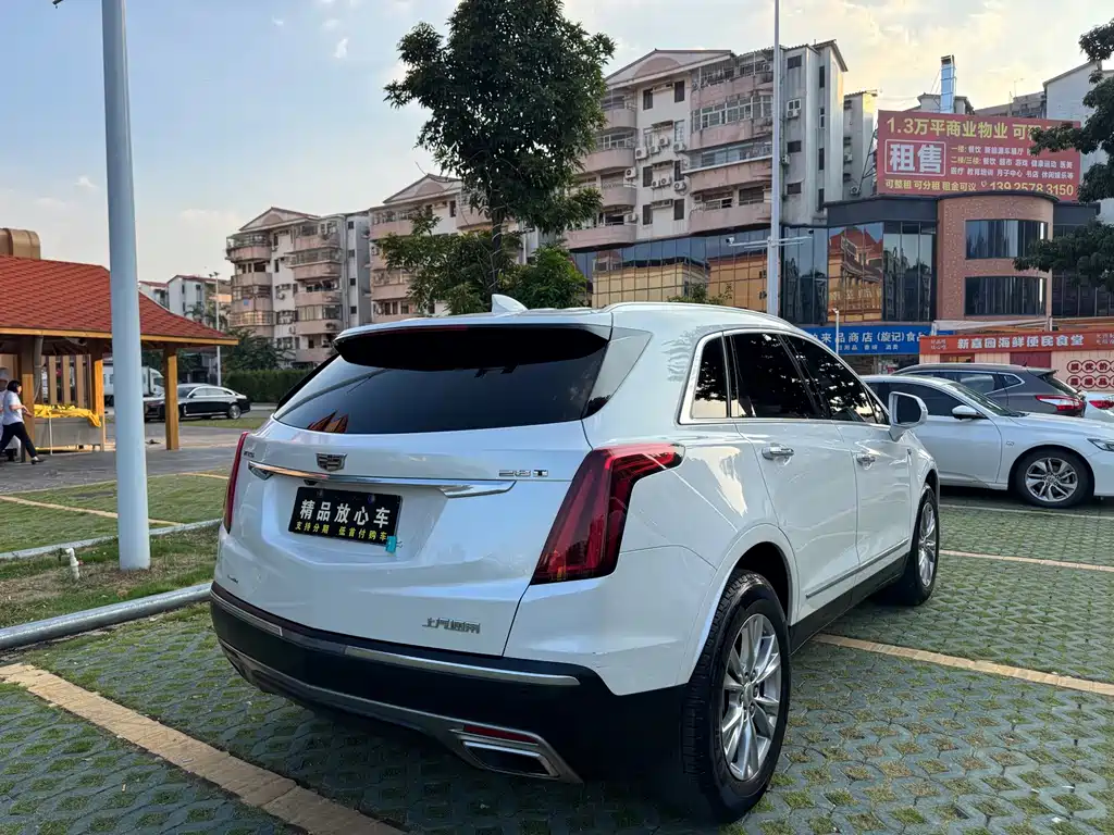 Cadillac XT5 — фото 6