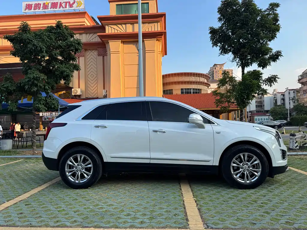 Cadillac XT5 — фото 7