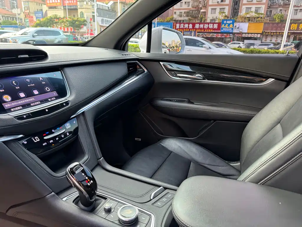 Cadillac XT5 — фото 9
