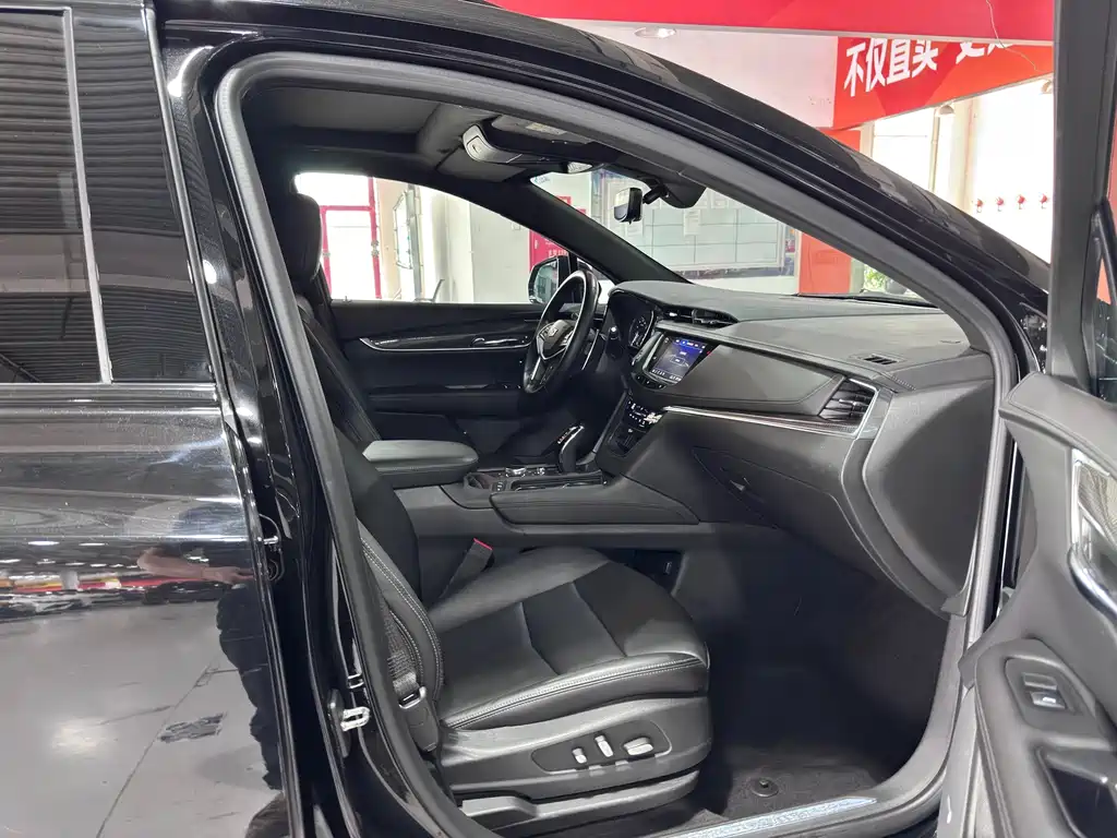 Cadillac XT5 — фото 9
