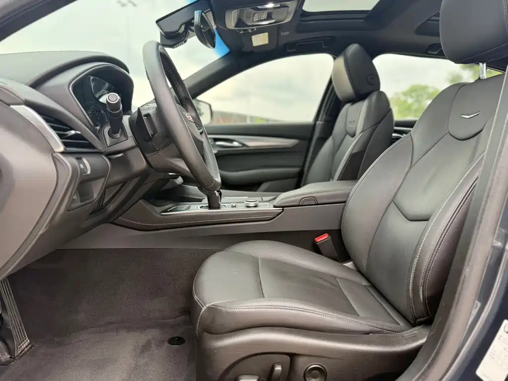 Cadillac CT5 — фото 5