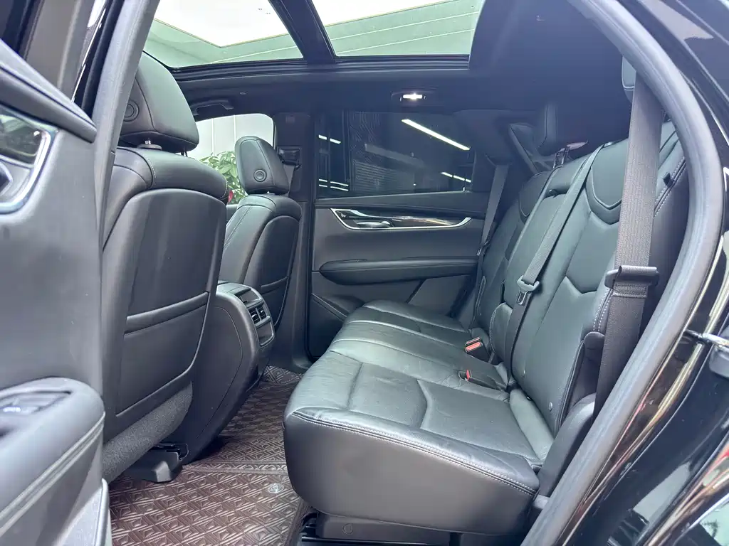 Cadillac XT5 — фото 6