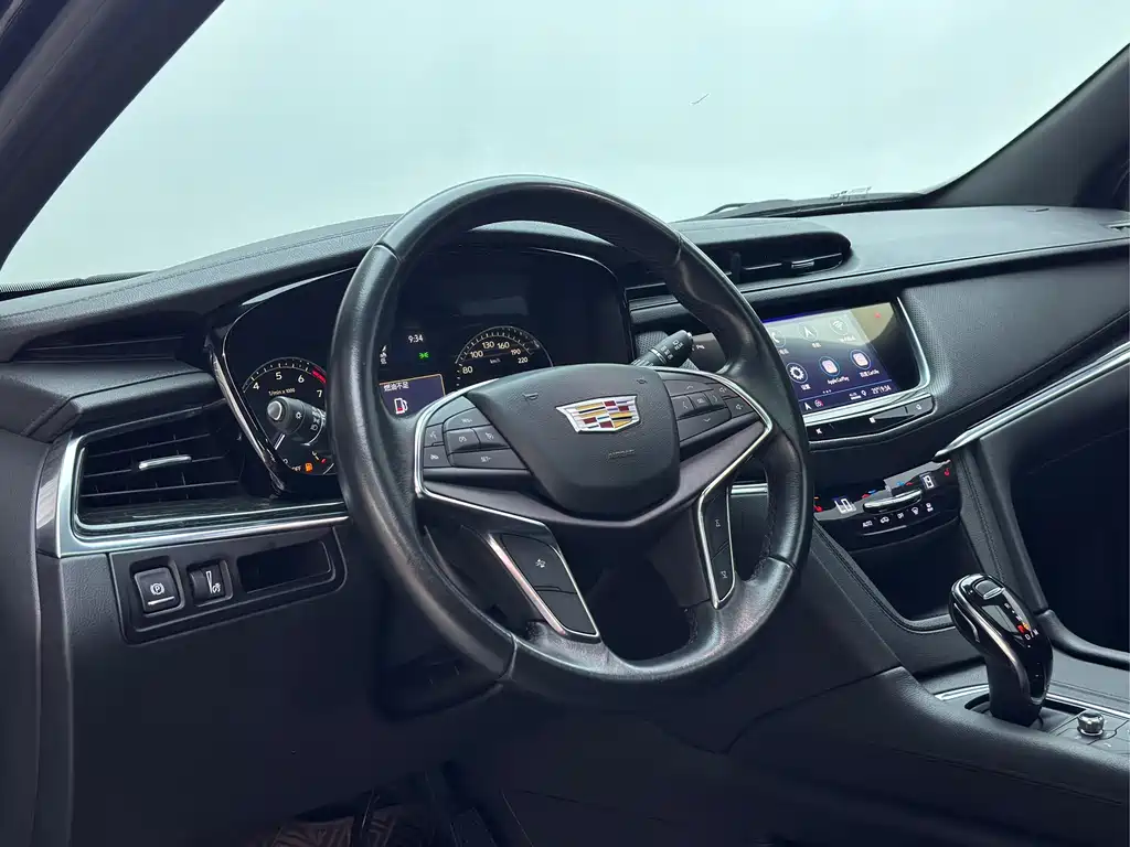 Cadillac XT5 — фото 7