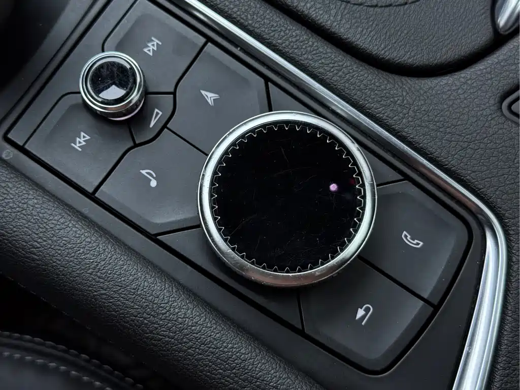 Cadillac XT5 — фото 10