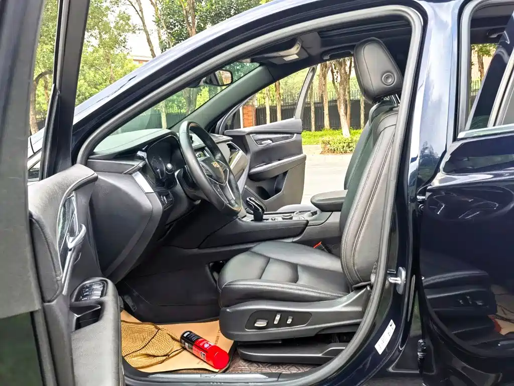 Cadillac XT5 — фото 9