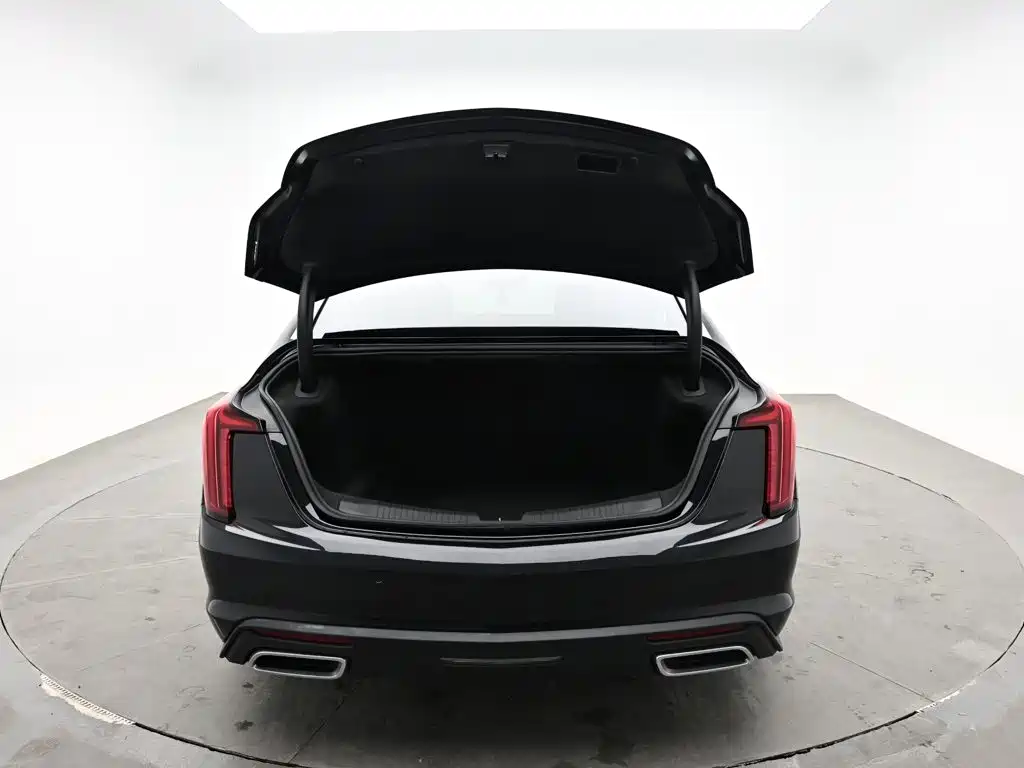 Cadillac CT5 — фото 8