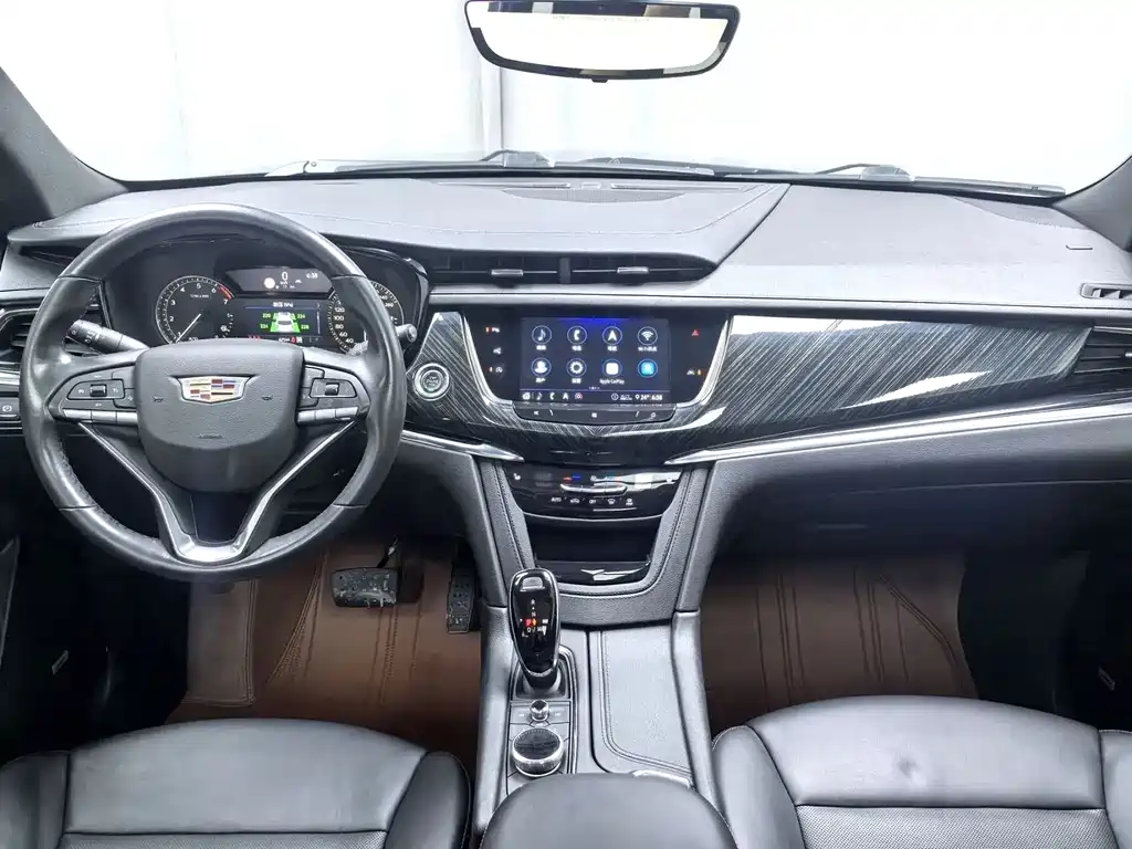 Cadillac XT6 — фото 9