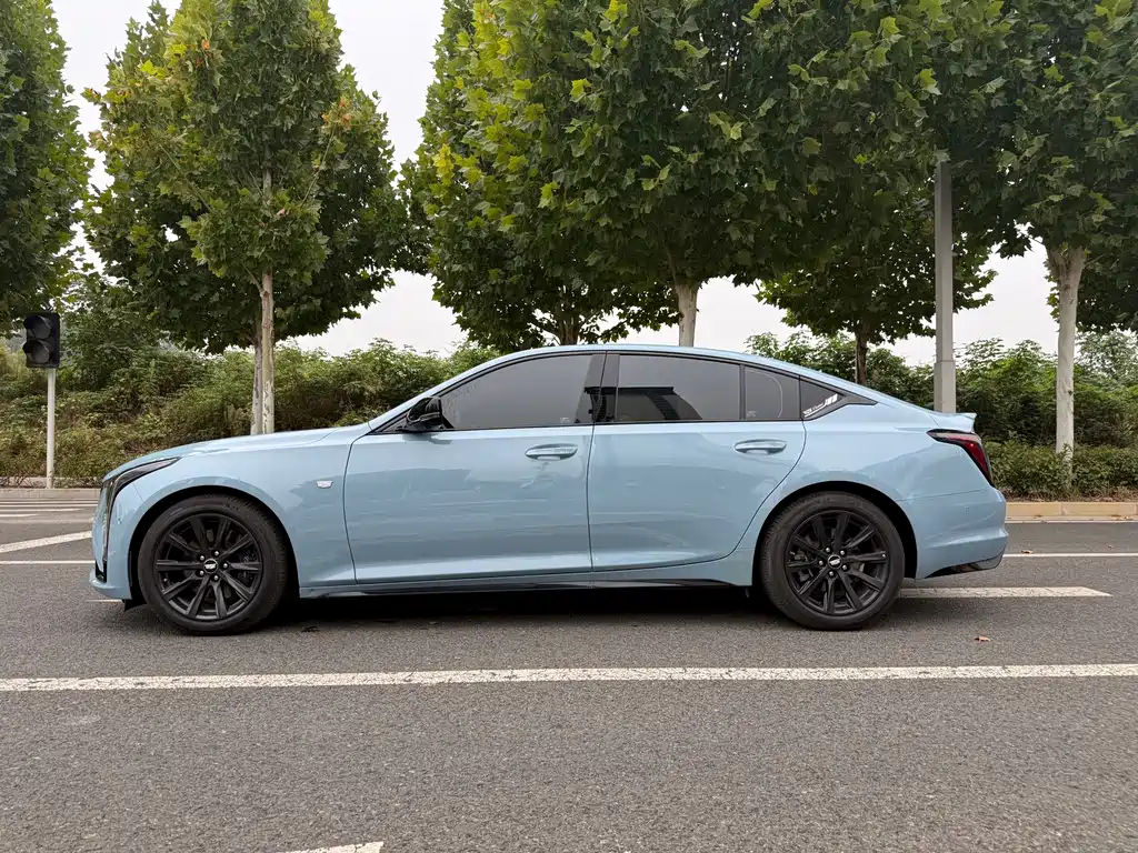 Cadillac CT5 — фото 4