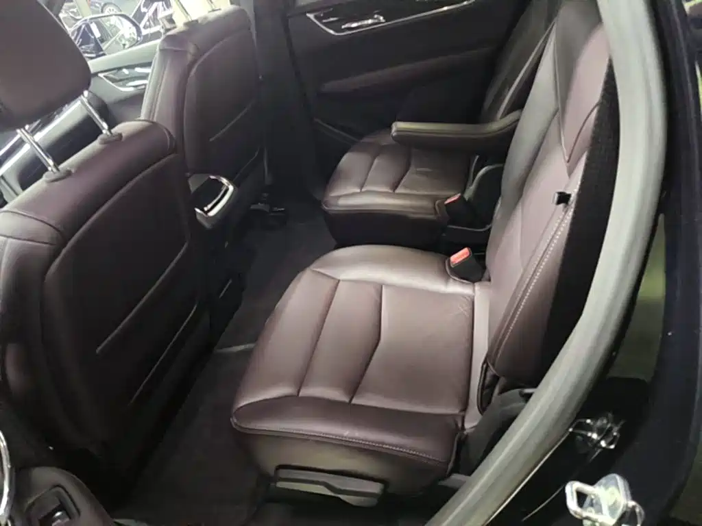 Cadillac XT6 — фото 17