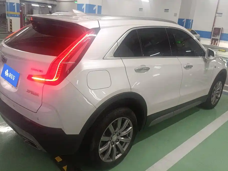 Cadillac XT4 — фото 3