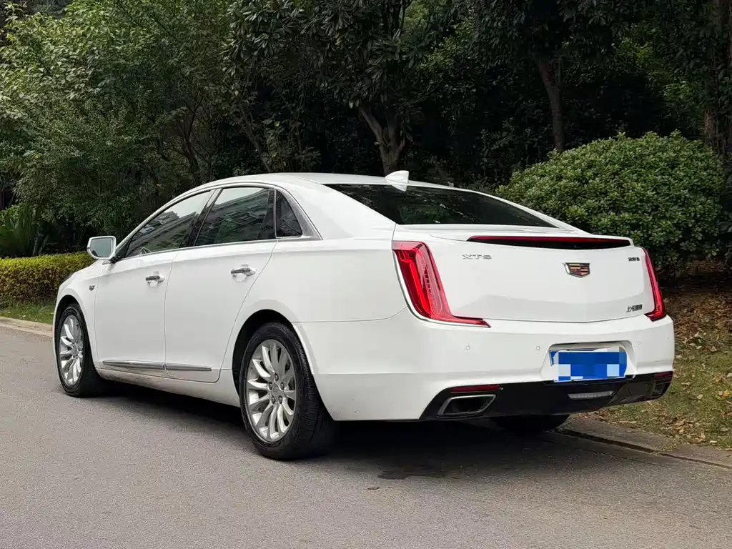 Cadillac XTS — фото 4