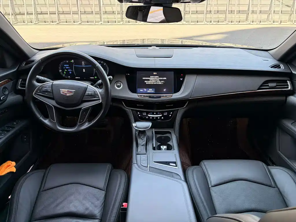 Cadillac CT6 Plug-in — фото 8