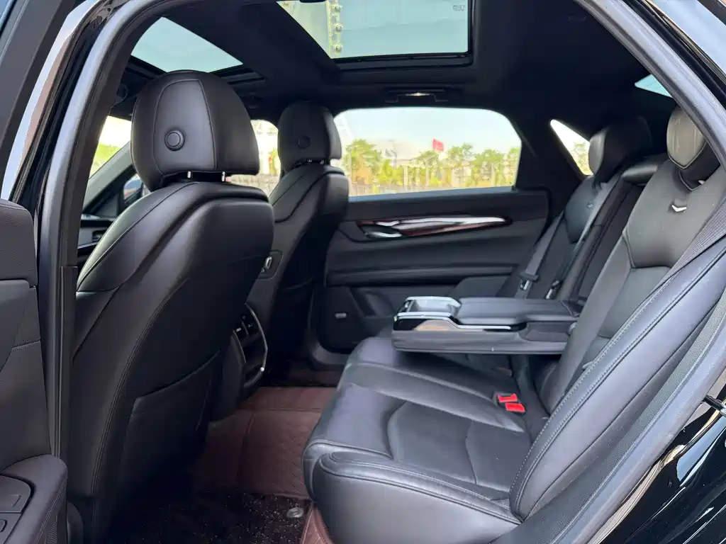 Cadillac CT6 Plug-in — фото 9