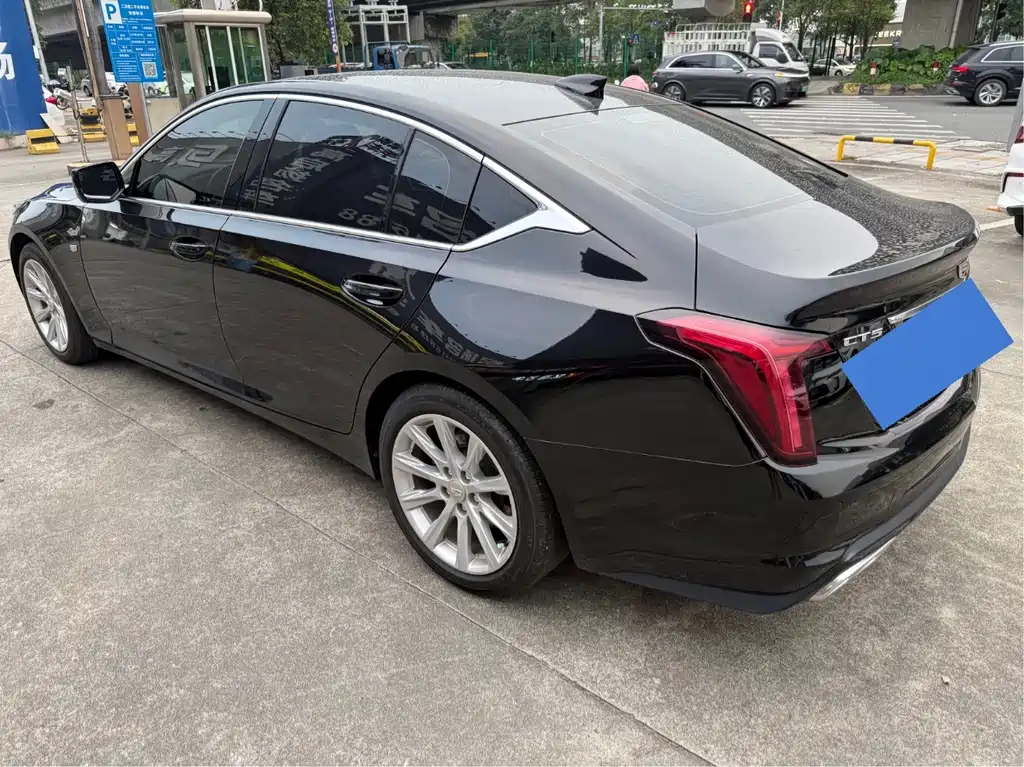 Cadillac CT5 — фото 13