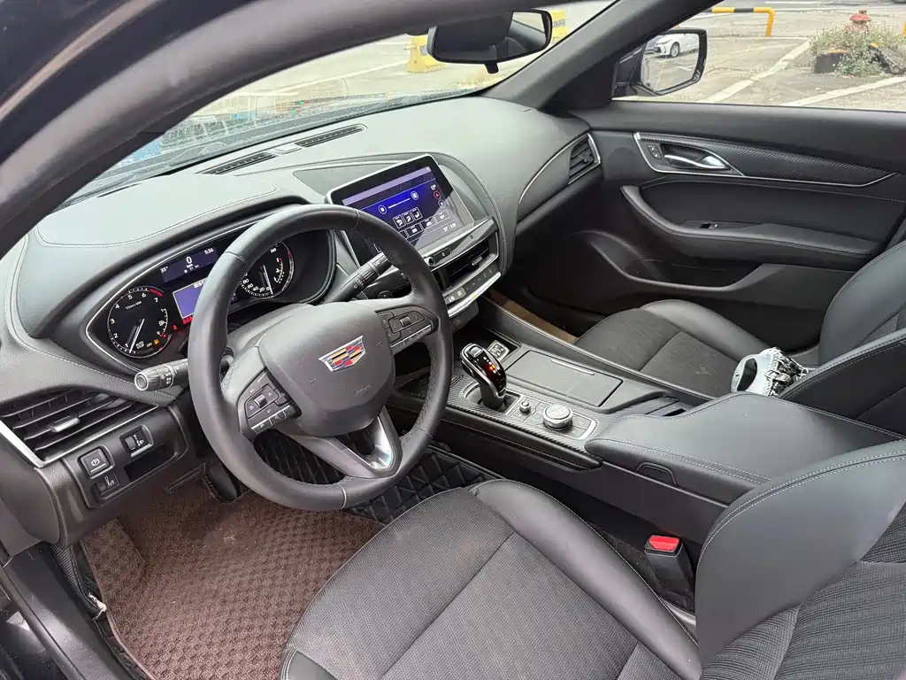 Cadillac CT5 — фото 6