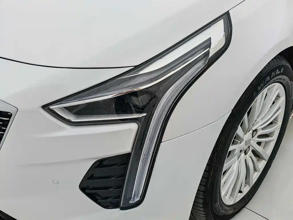 Cadillac CT6 — фото 4