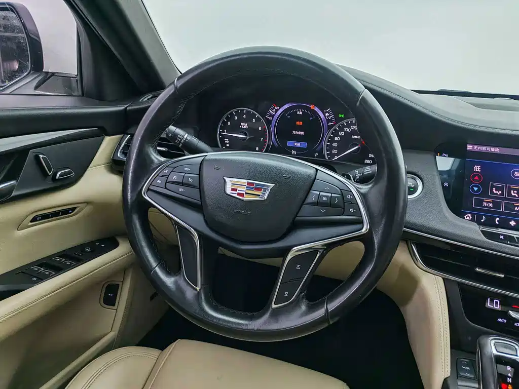 Cadillac CT6 — фото 9