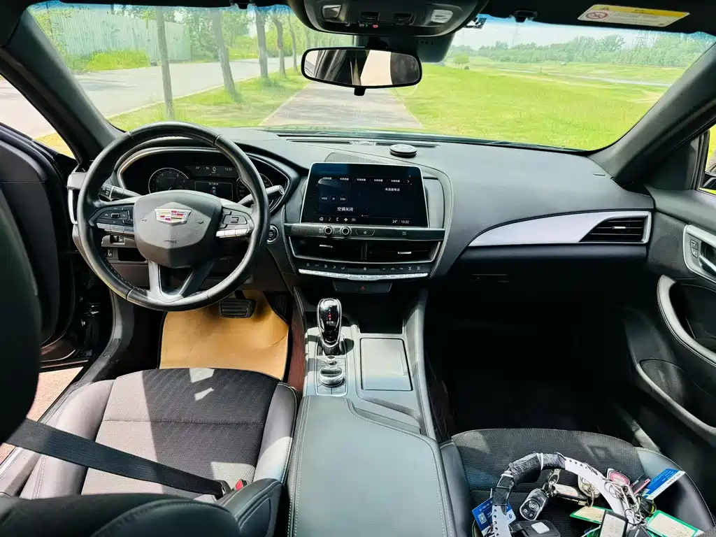 Cadillac CT5 — фото 4
