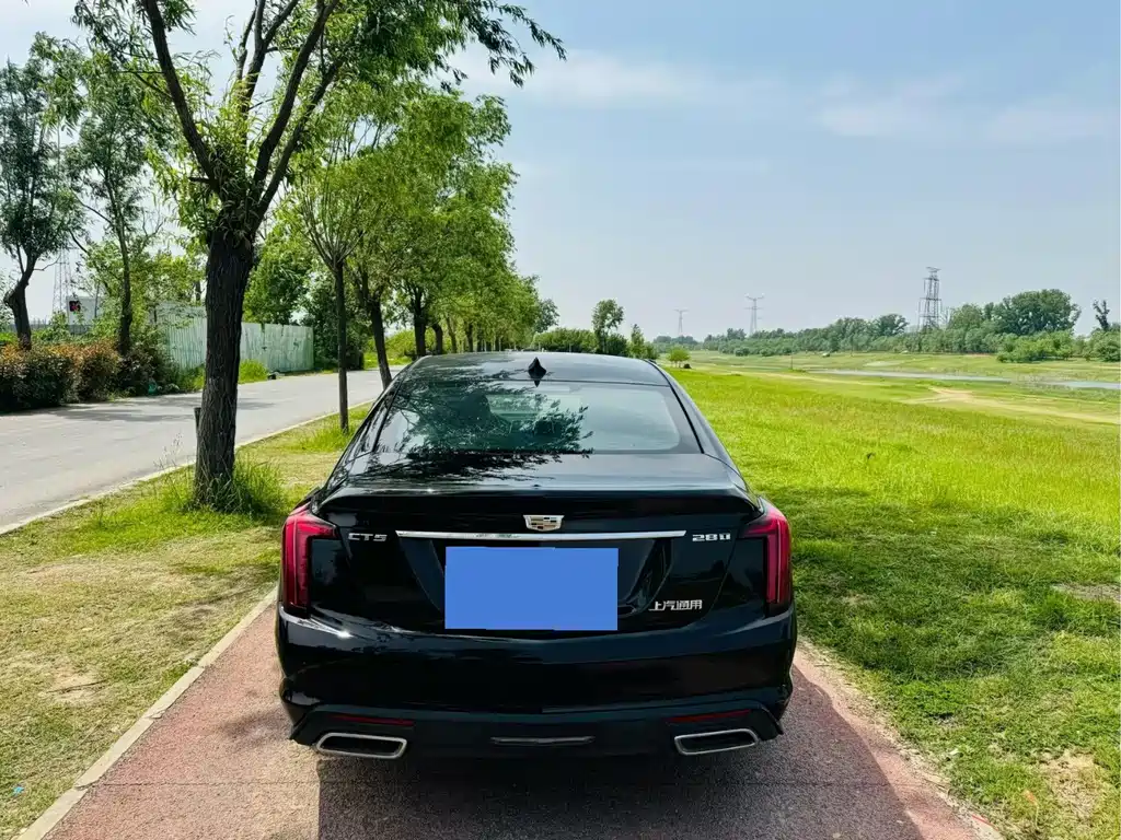 Cadillac CT5 — фото 8