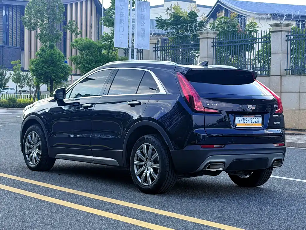 Cadillac XT4 — фото 6