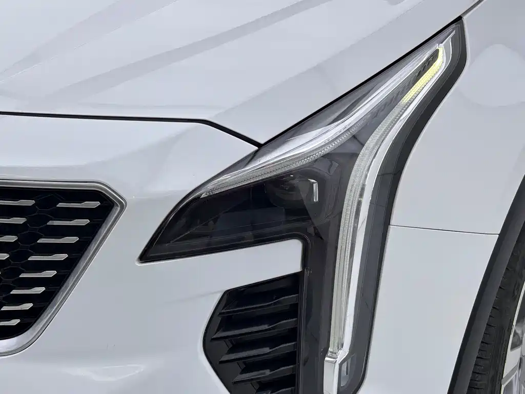 Cadillac XT4 — фото 19