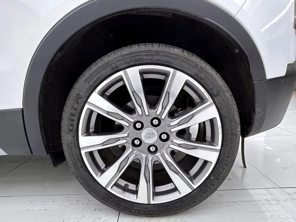 Cadillac XT4 — фото 23