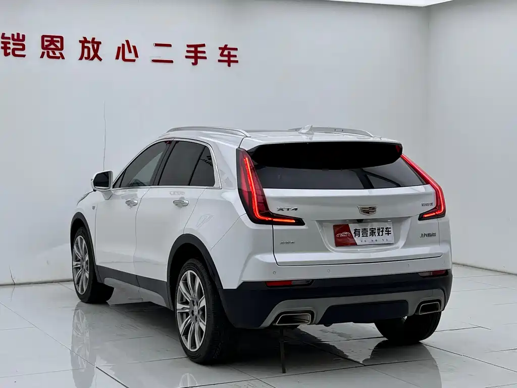 Cadillac XT4 — фото 6