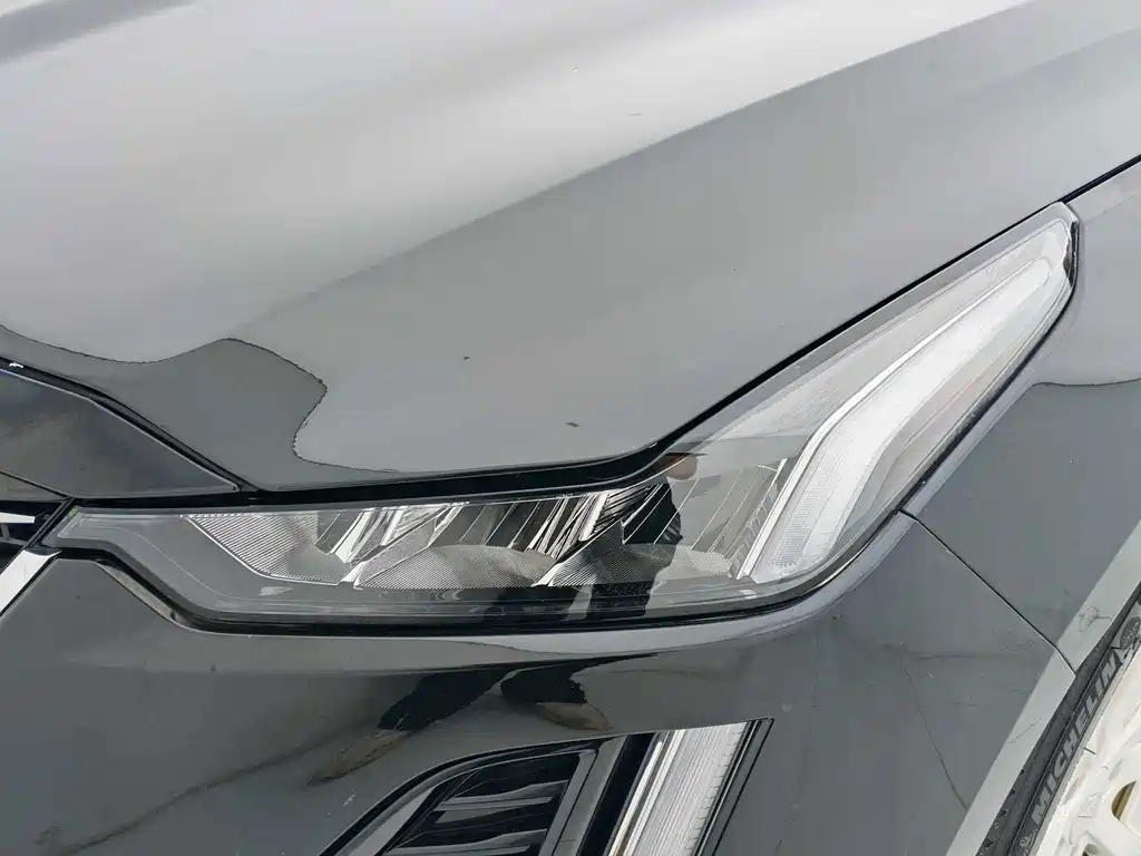 Cadillac CT5 — фото 20