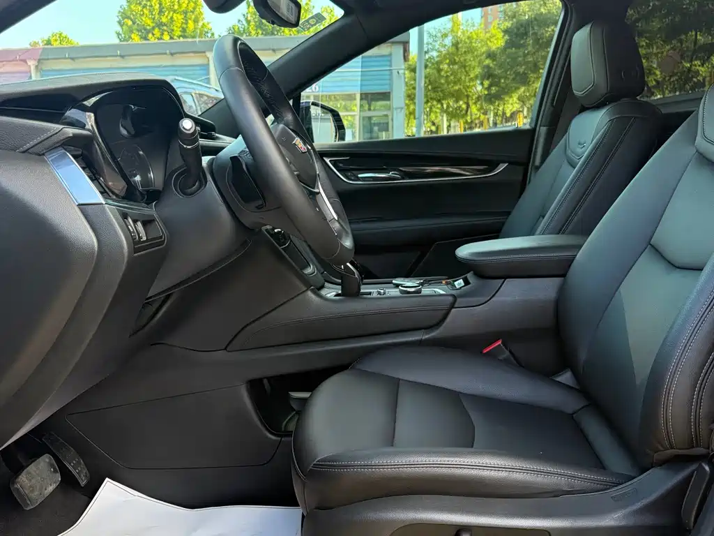 Cadillac XT5 — фото 5