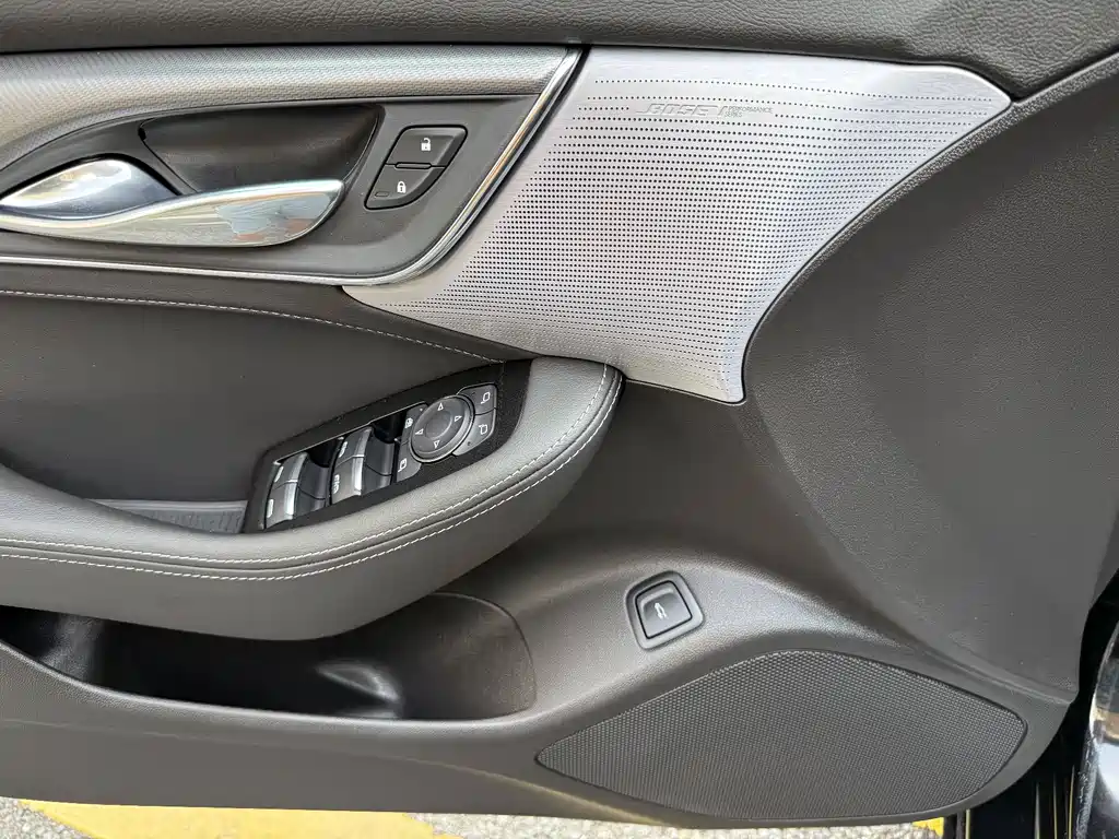 Cadillac CT5 — фото 5