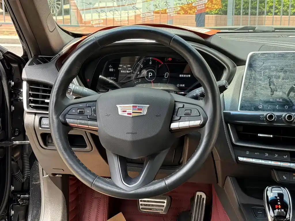 Cadillac CT5 — фото 10
